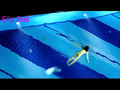 ❤️ म हेर्न रोक्न सक्दिन, जवान गोरा ELLA BOLT रिसोर्ट पूलमा नग्न पौडी खेल्दै समातियो हामीलाई % ne.extratorrents.top% ﹏